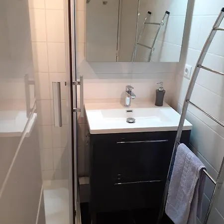 Helios 32, T2 Climatise, Parking, 500m * 아그