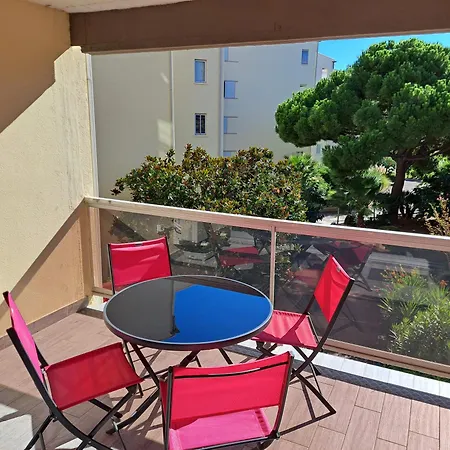 Helios 32, T2 Climatise, Parking, 500m * 아그