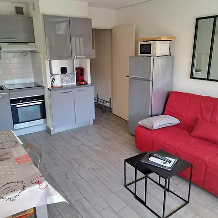 Helios 32, T2 Climatise, Parking, 500m * 아그