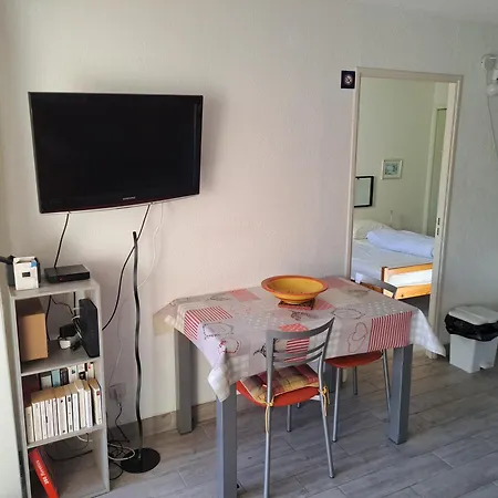 Helios 32, T2 Climatise, Parking, 500m