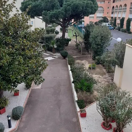 Hélios 32, T2 Climatisé, Parking, 500m Agde