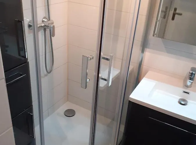 Helios 32, T2 Climatise, Parking, 500m Agde